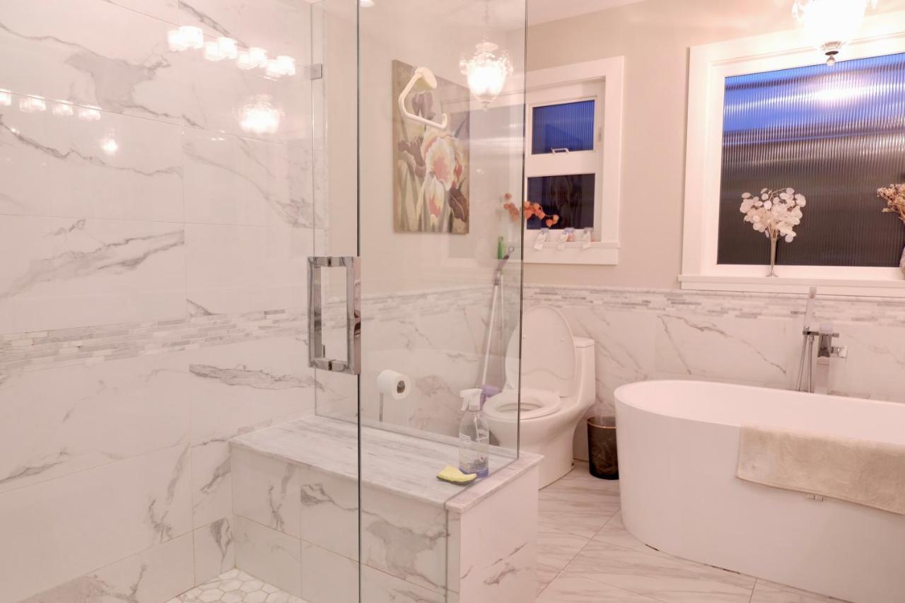 Xanadu 世外桃源 Villa Tsawwassen Esterno foto