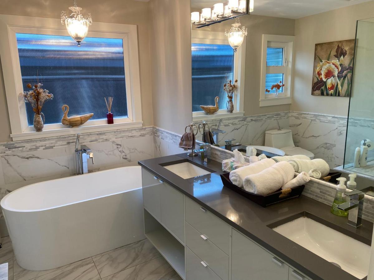 Xanadu 世外桃源 Villa Tsawwassen Esterno foto